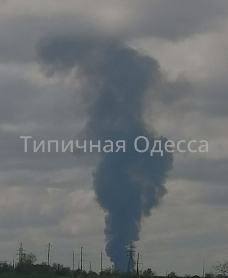 Взрывы прозвучали в районе порта Южный в Одесской области
