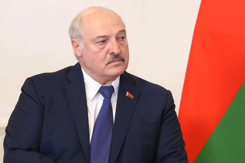 

Лукашенко назвал условие, при&nbsp;котором будет участвовать в&nbsp;выборах президента

