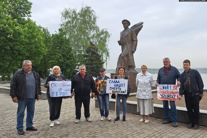 В городе «Бори-вешателя» негодующая общественность требует снести памятник легендарному командующему ВДВ Маргелову...