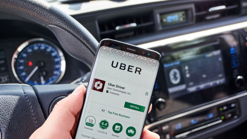 

Лондонские таксисты подали иск против Uber. Водители кэбов требуют выплату более $300 млн

