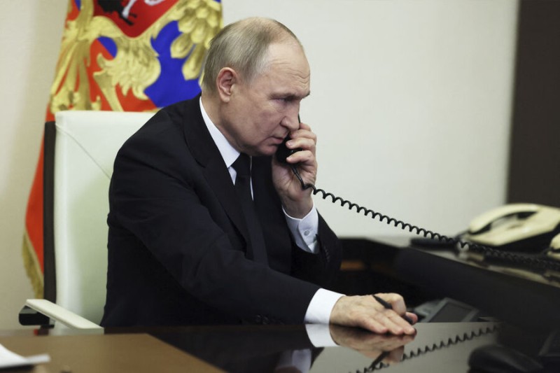 

Стало известно о&nbsp;международном телефонном разговоре Путина

