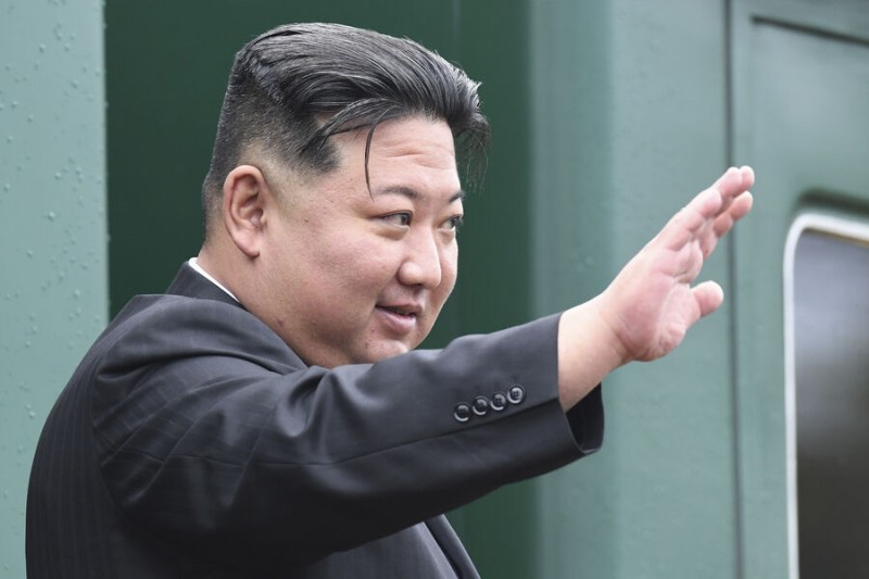 

Ким Чен Ын заявил, что Россия должна нанести поражение кулачному праву империализма

