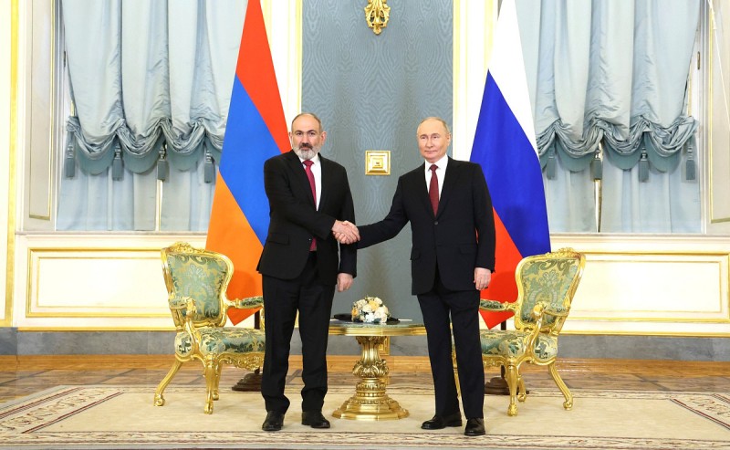  В Кремле состоялась встреча Президента России В.Путина с Премьер-министром Армении Н.Пашиняном
