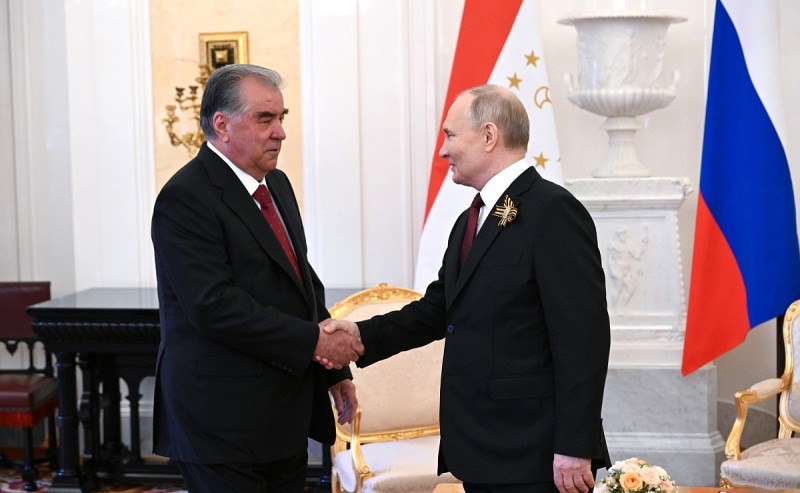 В Кремле состоялась встреча Президента России В.Путина с Президентом Таджикистана Э.Рахмоном