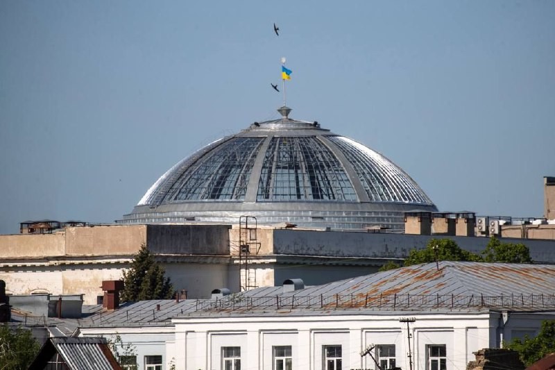 Мэр Киева Виталий Кличко похвастался ремонтом купола на здании Киевского Дома учителя. 