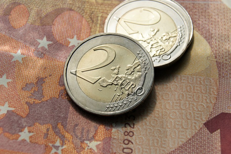 

Косово отказалось от всех валют в&nbsp;пользу евро

