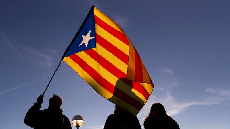 

Сторонники отделения Каталонии от Испании могут потерять большинство в&nbsp;парламенте

