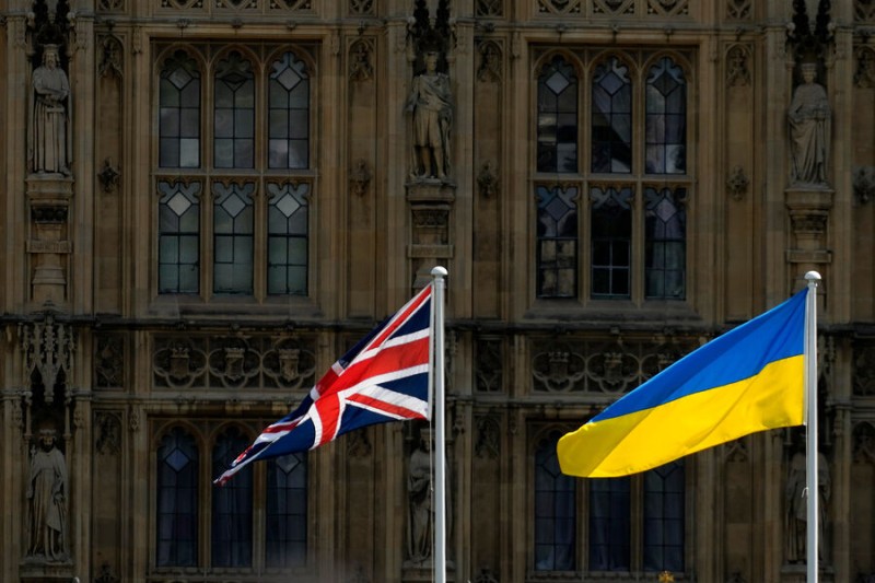 

Великобритания препятствует воссоединению украинских беженцев с&nbsp;детьми

